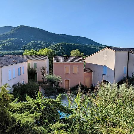 Maisonnette dans domaine avec piscine à Nyons, pays des olives Esterno foto