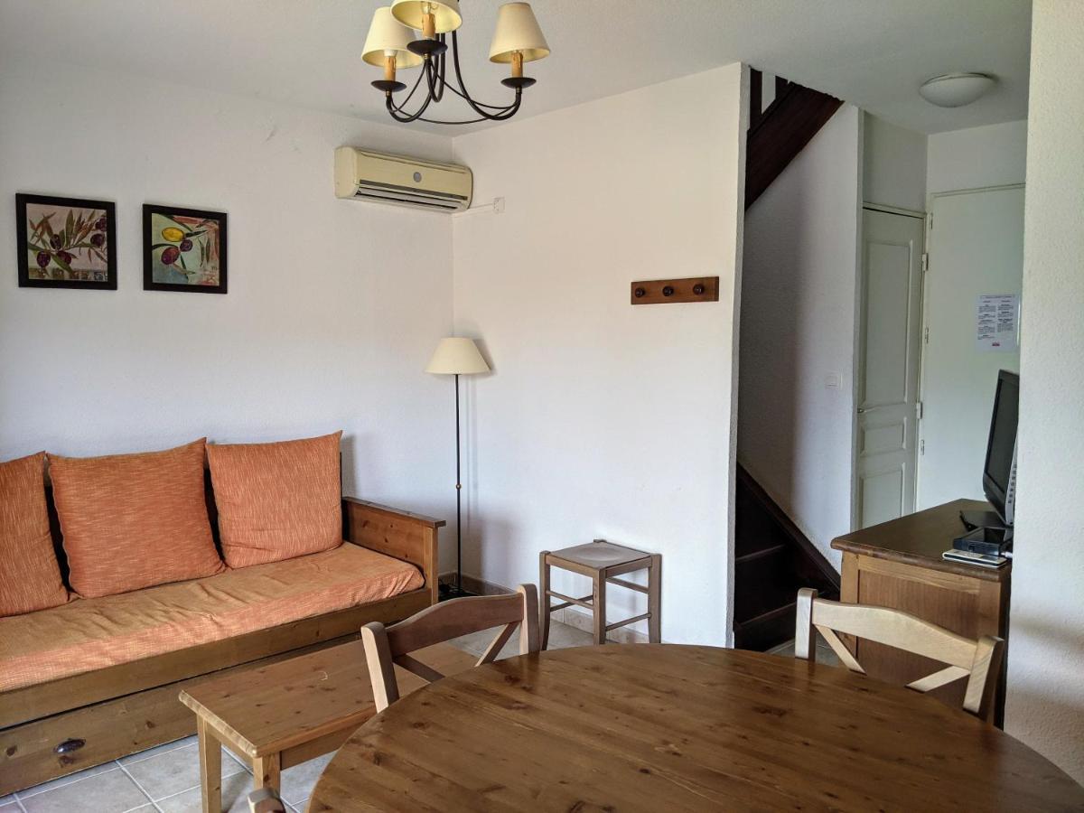 Maisonnette dans domaine avec piscine à Nyons, pays des olives Esterno foto