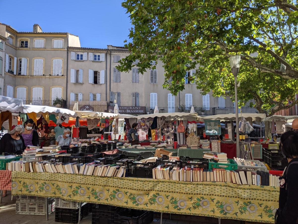 Maisonnette dans domaine avec piscine à Nyons, pays des olives Esterno foto